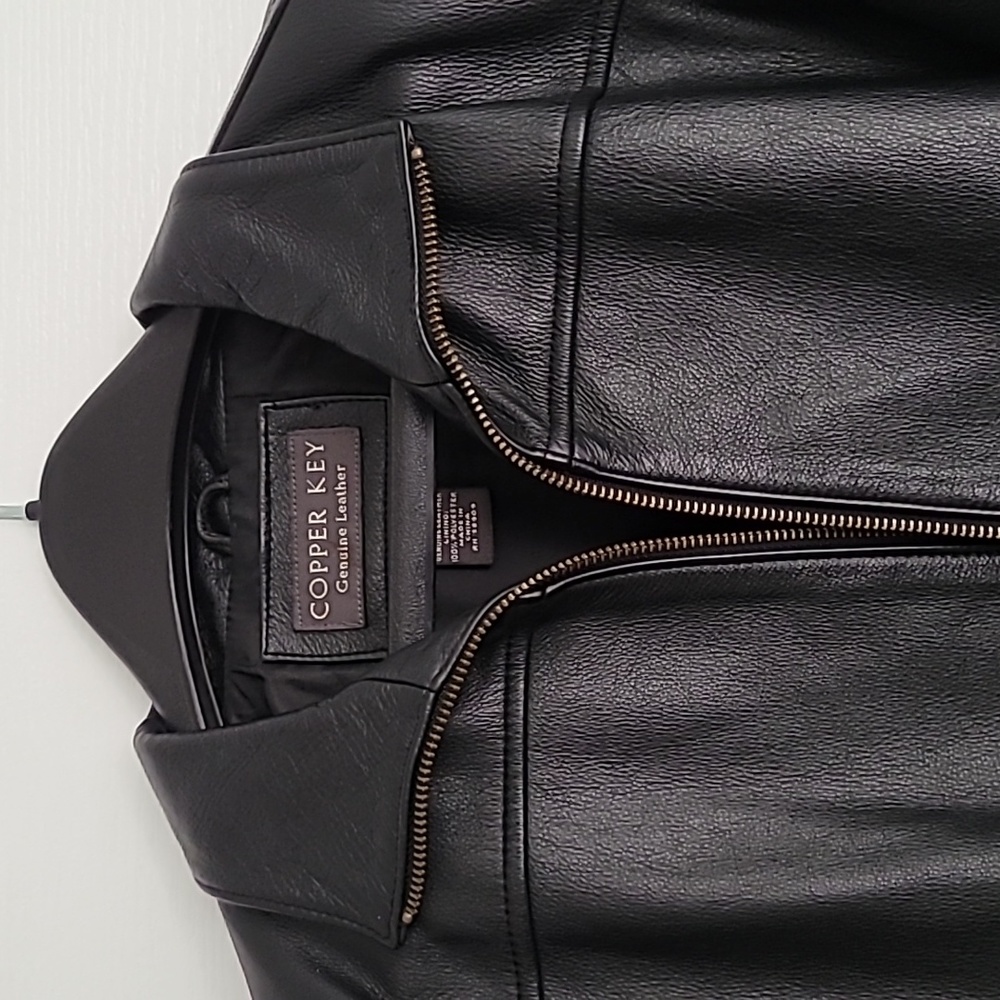 Girl's Black Copper Key Genuine Leather Jacket Size 14/16 - Picture 3 of 10